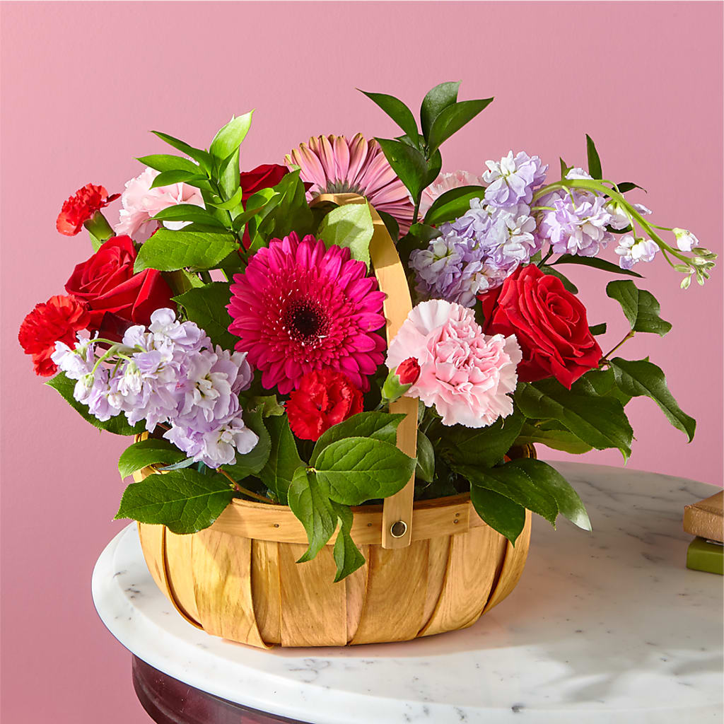 Pink Picnic Basket – Gladrich Florist Shoppe, Punta Gorda FL