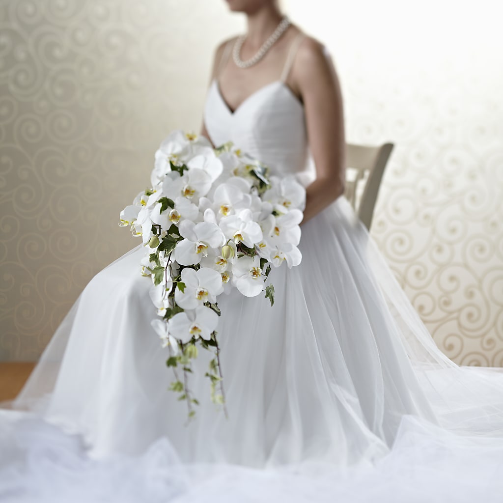Classic White Bouquet – Gladrich Florist Shoppe, Punta Gorda FL