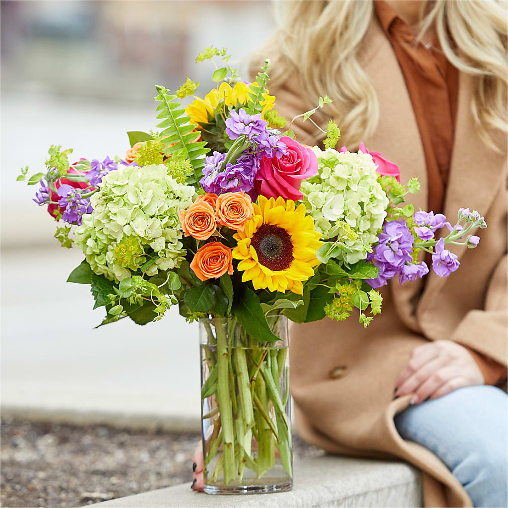 Vibrant Greetings Bouquet –  Gladrich Florist Shoppe, Punta Gorda FL